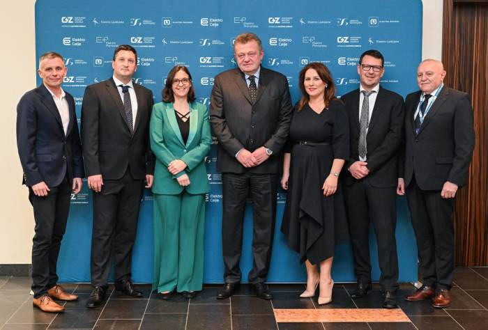 9. strateška konferenca elektrodistribucijskih podjetij - Modre rešitve za zeleno prihodnost