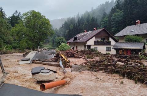 Gospodinjstva,  ki so bila prizadeta v poplavah in še niso prijavila škode, lahko to storijo v občini bivanja do 14. novembra 2023