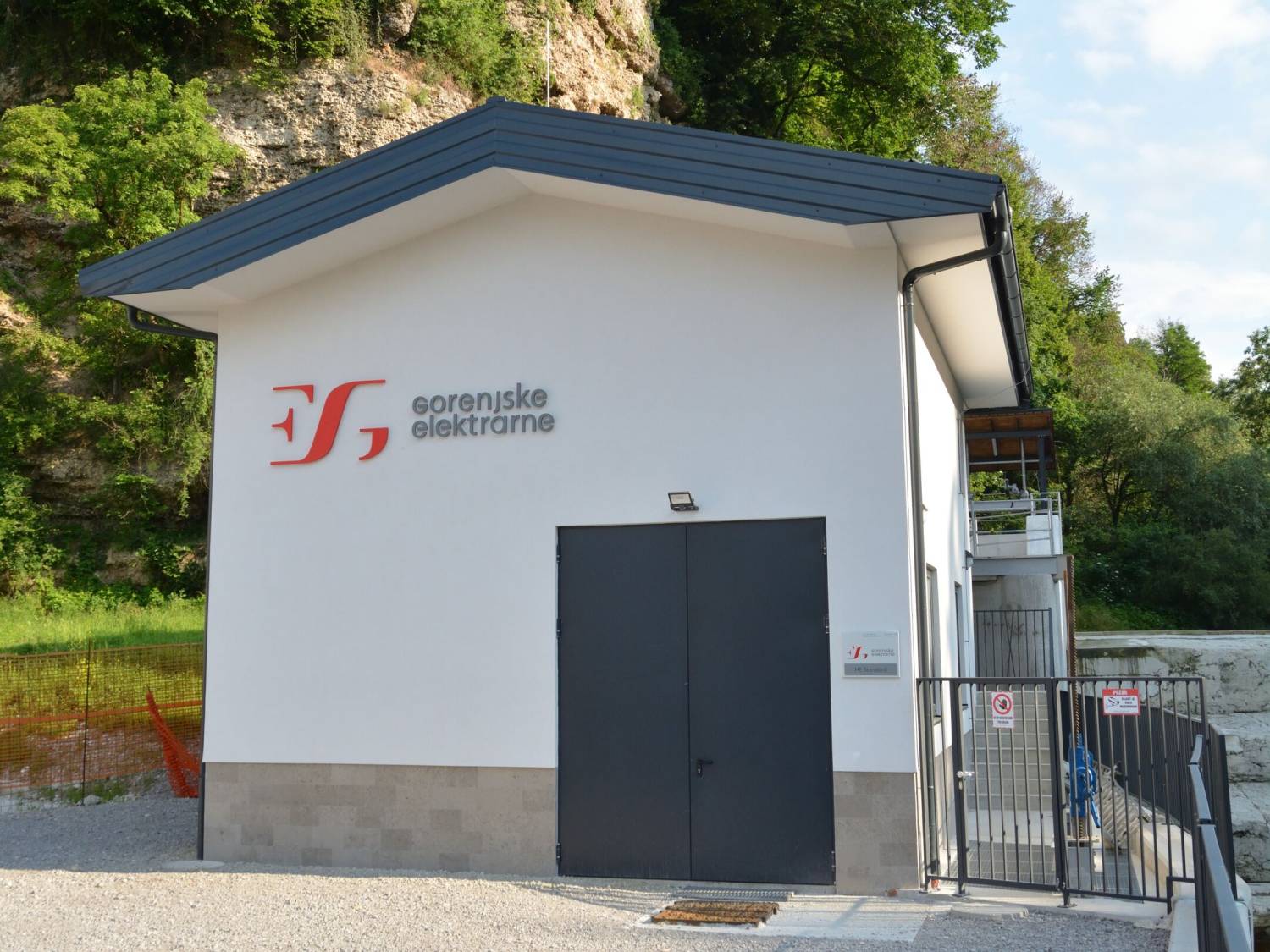 Elektro Gorenjska z uspešno prodajo Gorenjskih elektrarn krepi  vlaganja v svoje omrežje