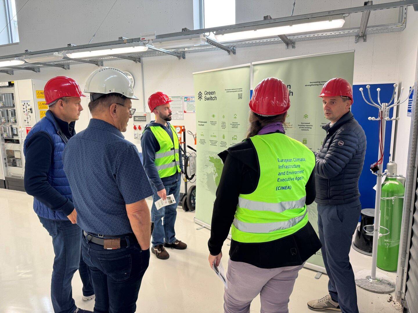 Predstavniki CINEA v Sloveniji pregledali izvedene investicije v okviru projekta GreenSwitch